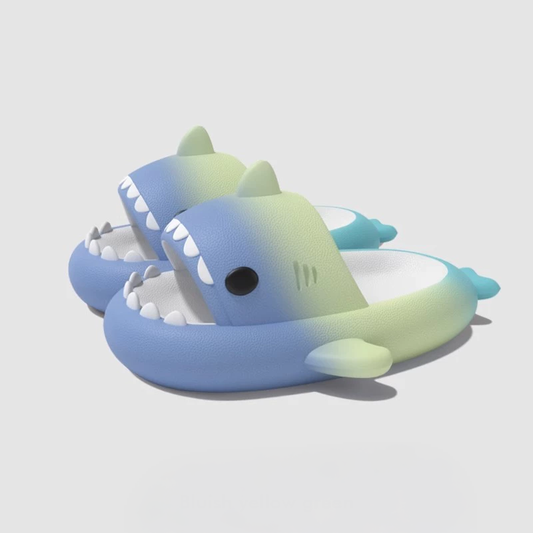 Blue and green kids shark slides with playful 3D design – lightweight EVA sandals for boys and girls, slip-resistant and colorful.